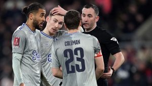 Отмениха червен картон в Англия след тъпотия  от ВАР