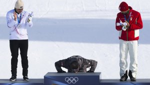 Министър Пешев посреща героя Тервел Замфиров