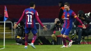 Страхотна мацка вдъхновява капитана на Барселона + СНИМКИ