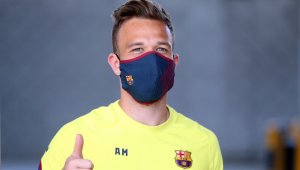 Не може да върже два паса, но Барса го продава на Юве за 70 млн. евро