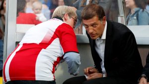 Уест Хям спешно търси халф