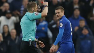 Лестър пробва да отърве Варди