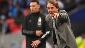 Манчини не губи вяра: Чака ни доста дълъг път