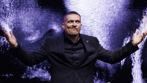 Усик се заяде с Фюри 