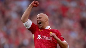 Слот благодари на Клоп минути след спечелването на титлата