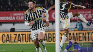 Юве превзе крепостта Монца в луд мач