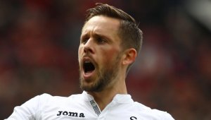 Eвертън се приближава до Сигурдсон