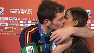 Касияс награби гаджето си в ефир + ВИДЕО