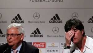 Льов не подписва нищо преди края на Мондиала