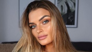 Секси мацка изживя кошмар на парти с футболисти в Барселона + СНИМКИ