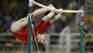 Мустафина със злато на смесена успоредка + СНИМКИ