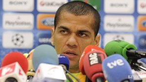 Дани Алвеш: Меси не получава достатъчно подкрепа от сънародниците си