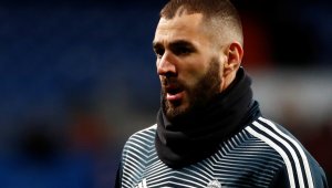 Бензема с болки във врата преди мача на Реал с Аякс