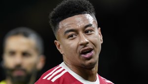 Фенове ще бомбардират Лингард с фалшиви пачки