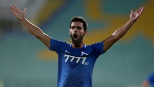 Левски маха трио 