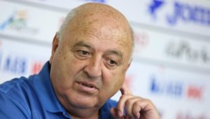 ЦСКА към Венци Стефанов: Не става само с ядене, трябва и акъл