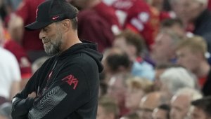 Юрген Клоп скочи в защита на Манчестър Юнайтед