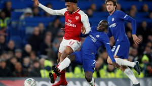 Челси вдига Канте за финала в Лига Европа с Арсенал 