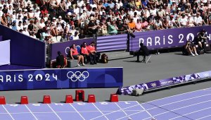 Олимпийски доброволци продават униформите си онлайн