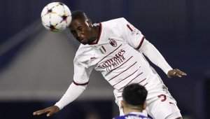 Защитник на Милан става съотборник на Илия Груев