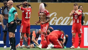 Аут за месеци? Мусиала получи брутална контузия + СНИМКИ (18+)