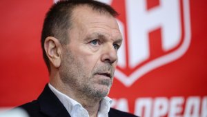Стойчо Младенов отказал на последен в класирането