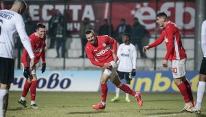 Огромен проблем за българския футбол заради снега в Бистрица?