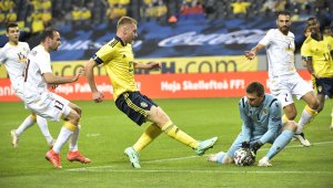 Какво се случва с Евро 2020? Испания – Швеция пред провал