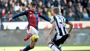 Нападател чака дете от най-красивата футболна половинка в Серия А + СНИМКИ