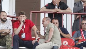 Стойчо Стоилов ревна: Съдията ощети ЦСКА срещу Левски. Имаше 100-ова дузпа за нас