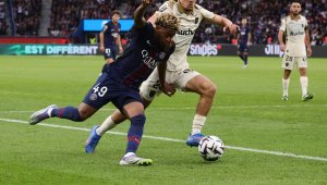 Отборът тръгна без него: 17-годишен от ПСЖ държа изпит в училище