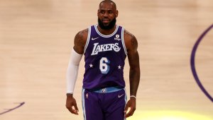 ЛеБрон подписва рекорден договор с ЛА Лейкърс