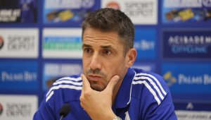 Защитни мерки, бонуси и клауза за уволнение: Разкриха точки от новия договор на Велакес в Левски