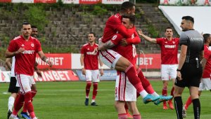 ЦСКА вади нож на... храсти и гъби