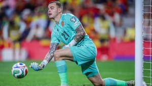 Пуснали Светослав Вуцов срещу Испания, за да му напълнят кошницата, но...