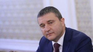 Министър Горанов отказа да отговори на Божков. Бизнесменът дължал 700 млн. на държавата