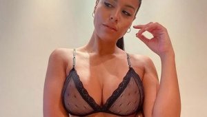 На съд! Тенис легенда снимал гаджето тайно в леглото + СНИМКИ