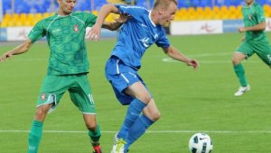 Бивша нидерландска звезда на Левски отсече: „Сините“ ще бият с 2:1 АЗ Алкмаар