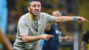 Ботев Пловдив чака бразилско крило