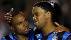 Мексиканци бият шута на Роналдиньо