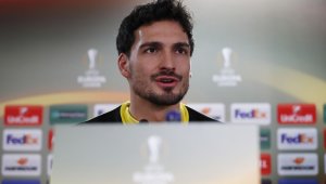 И Челси ще наддава за Матс Хумелс през лятото