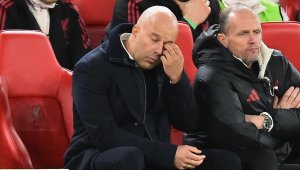 Уволняват ли го? Ливърпул реши съдбата на Слот!