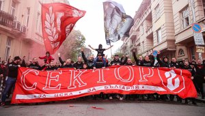И "червените" заляха София преди Вечното дерби + СНИМКИ