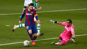 Меси черпи! Лео прати бира на всеки преодолян от него вратар