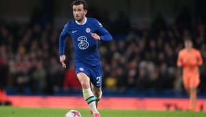 Защитник на Челси налази модел, но не му се получи + СНИМКИ