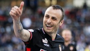 ПАОК не успя да уреди Бербатов за Лига Европа