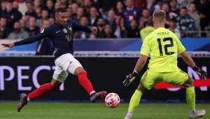 Франция удари Австрия и докосва оцеляването в Лига „А“ на Лигата на нациите 	