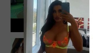 Легенда в бокса спретна гащи парти със секси гаджето си + СНИМКИ