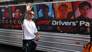 Бомба! Хамилтън отива във Ферари