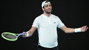 Сексапилната Мелиса Сата омая и тенисист + СНИМКИ